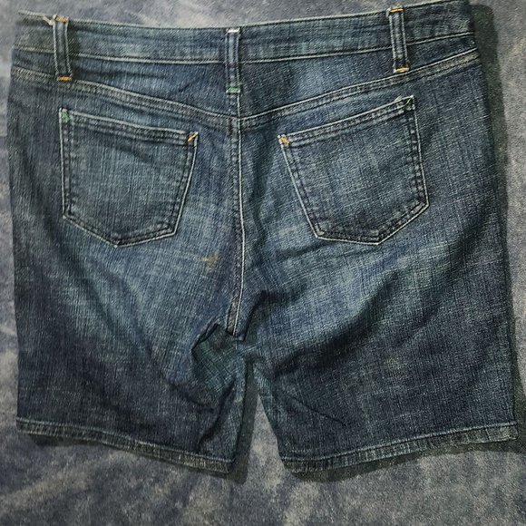 Tommy Hilfiger Ladies' Denim jean shorts in size 10/ 34" waist - Picture 6 of 10